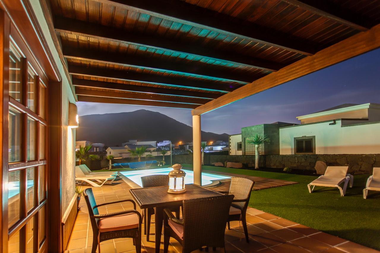 Villa Los Dragos ปลายาบลังกา ภายนอก รูปภาพ