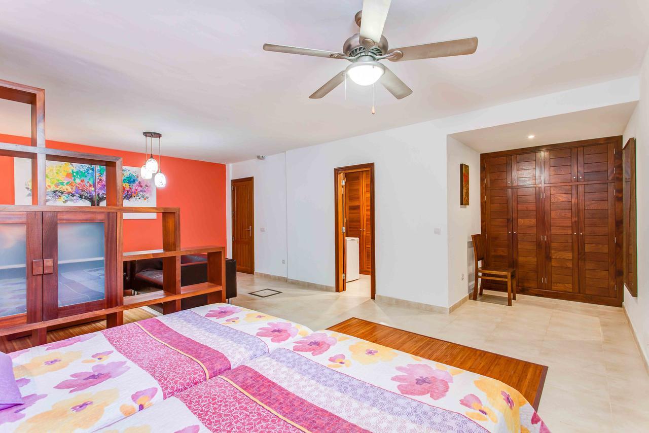 Villa Los Dragos ปลายาบลังกา ภายนอก รูปภาพ